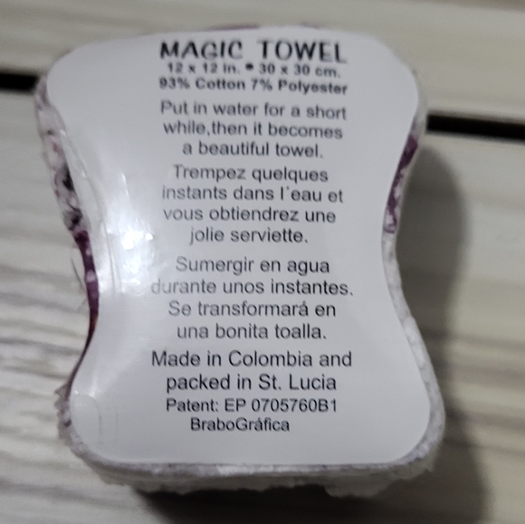 Bicycle Disney Tinkerbell Playing Cards, Tin Box Keyring, Sour Candy Tin & Towel - Picture 2 of 9